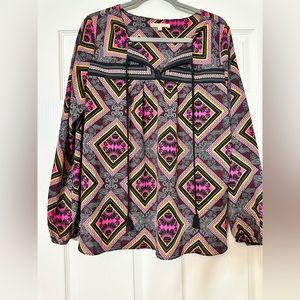 Cute Gibson Latimer top! Great colors and pattern.. Fits like a large.